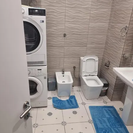 Reos * Tirana